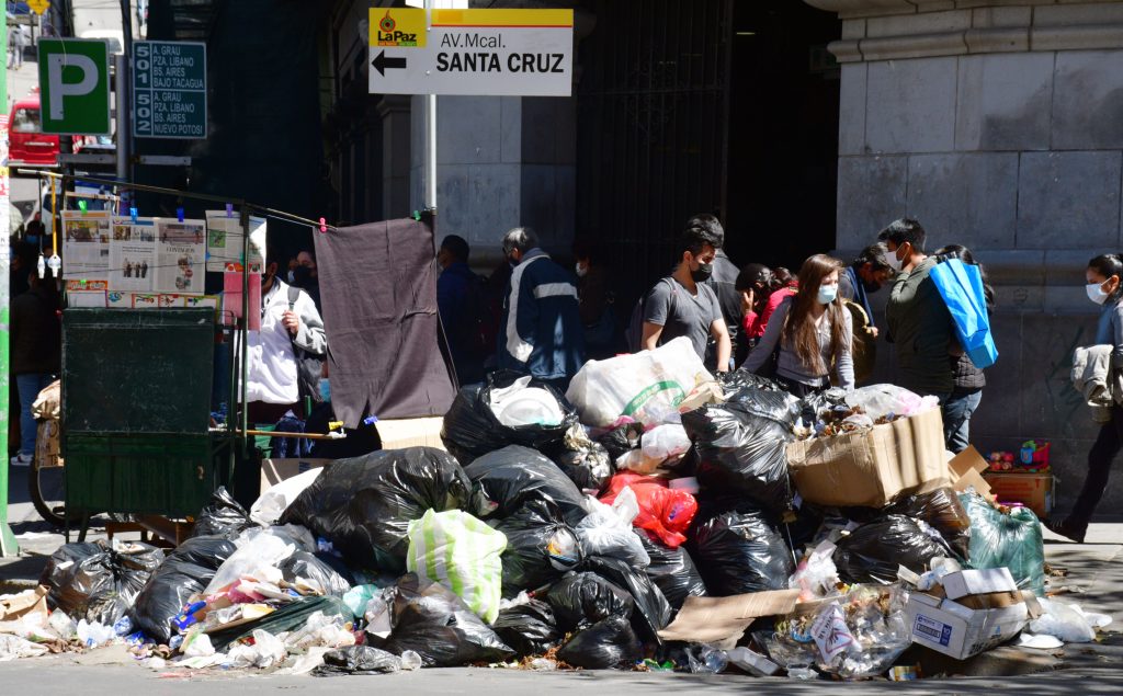Trabajadores retoman bloqueo en Relleno sanitario de basura en La Paz ...